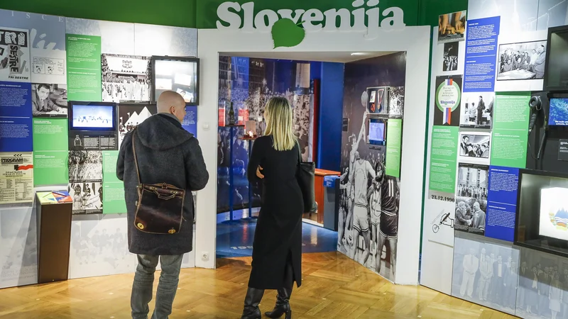 Fotografija: Muzej novejše zgodovine Slovenije slovensko osamosvojitev tematizira v dveh sobah. FOTO: Jože Suhadolnik