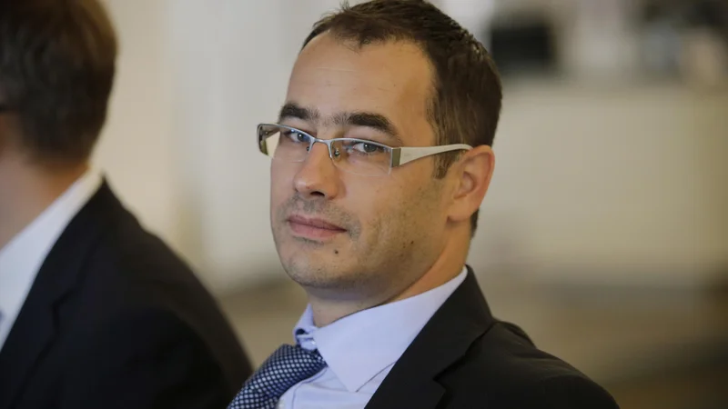 Fotografija: Andrej Lasič je poudaril, da imajo podjetja na voljo dovolj finančnih sredstev in da poslujejo dovolj dobro, da lahko vlagajo v investicije in robotizacijo ter da dobro poslujejo. FOTO: Uroš Hočevar/Delo