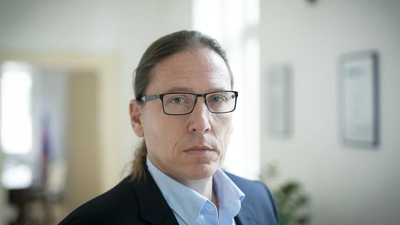 Fotografija: Doc. dr. Marka Juga so svetniki potrdili za novega direktorja UKC Ljubljana, zdaj mora zeleno luč prižgati že vlada. FOTO: Jože Suhadolnik/DELO