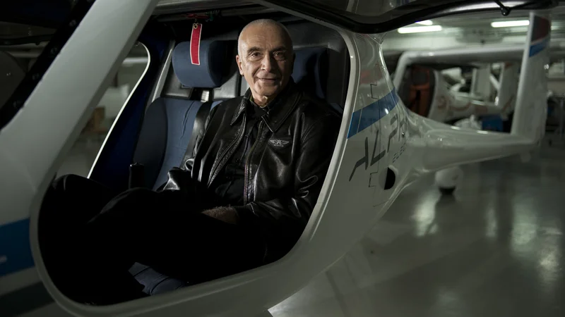 Fotografija: Znamko Pipistrel je Ivo Boscarol spremenil v sinonim drznosti, inovativnosti in podjetnosti, njegovi uspehi pa so tako podjetje kot tudi Slovenijo proslavili po celotnem svetu. FOTO: Marko Cafnik