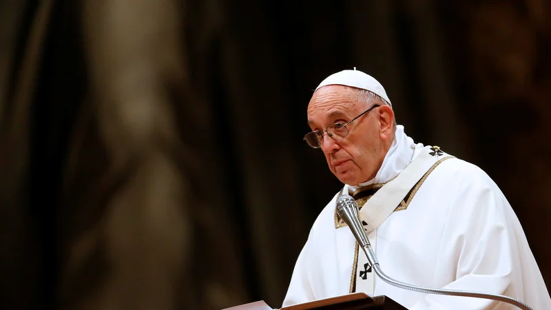 Fotografija: Papež Frančišek si želi več preglednosti pri obravnavi primerov. FOTO: Tony Gentile/Reuters