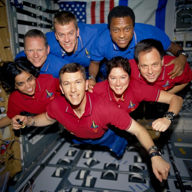 Na krovu je bila sedemčlanska posadka. V spodnji vrsti (z leve): Kalpana Chawla, Rick Husband, Laurel Clark in Ilan Ramon, v zgornji (z leve): David Brown, William McCool in Michael Anderson. FOTO: Nasa
