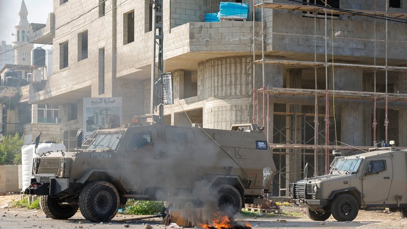 Fotografija: Izraelska racija je sprožila novo nasilje. FOTO: Raneen Sawafta/Reuters
