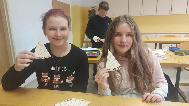 »V naše kraje se priseljuje veliko tujcev. Nujen je medkulturni dialog med otroki, da se kultura dialoga, strpnosti vnaša v razrede,« pravi učiteljica slovenščine in zgodovine. FOTO: osebni arhiv

