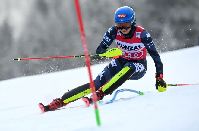 Mikaela Shiffrin je zasenčila konkurenco. FOTO: Vladimir Simicek/ AFP
