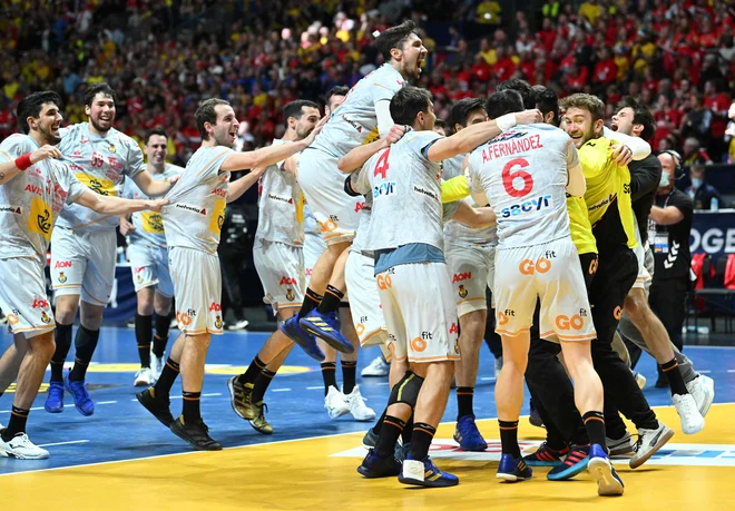 Španci so se veselili nove kolajne. FOTO: Jonathan Nackstrand/ AFP
