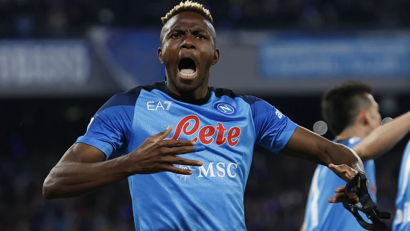 Victor Osimhen je zabil fantastičen vodilni gol za Napoli. FOTO: Ciro De Luca/Reuters