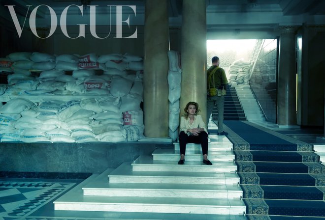 Ukrajinski predsednik Volodimir Zelenski in soproga Olena sta bila lani tarča kritik, ko ju je za modno revijo Vogue ovekovečila Annie Leibovitz. FOTO: Promocijsko gradivo
