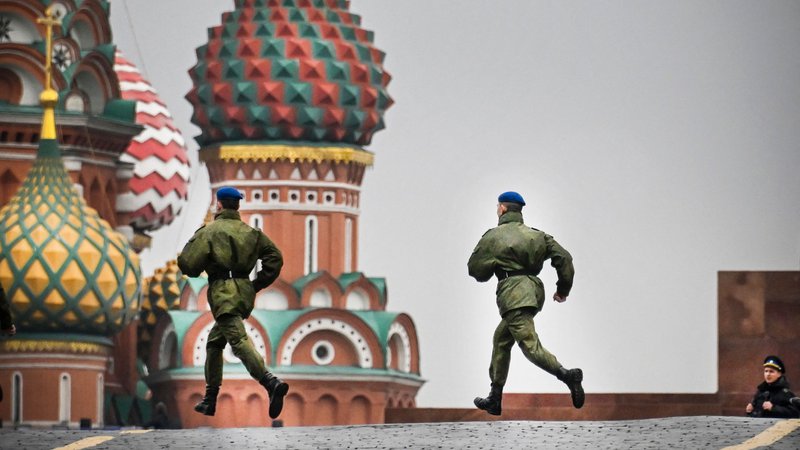 Fotografija: Pregon proti Nevzorovu je le eden od številnih primerov novega ruskega vala preganjanja drugače mislečih. FOTO: Aleksander Nemenov/AFP
