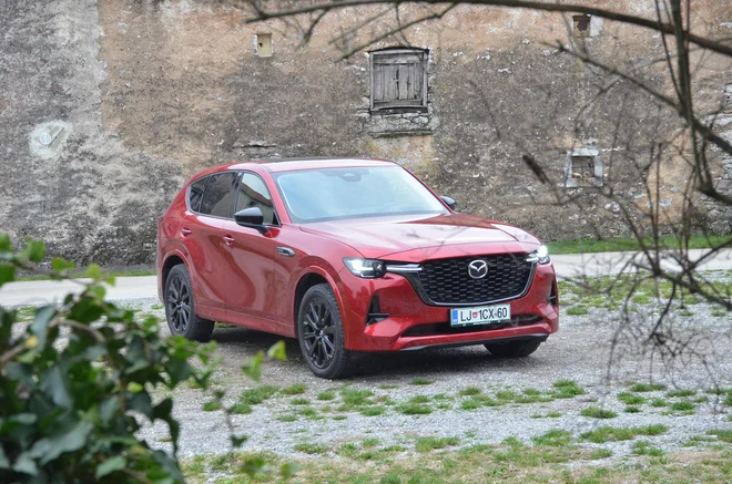 Mazda CX-60 je trenutno največji, najprestižnejši in tudi najdražji model te znamke. FOTO: Gašper Boncelj
