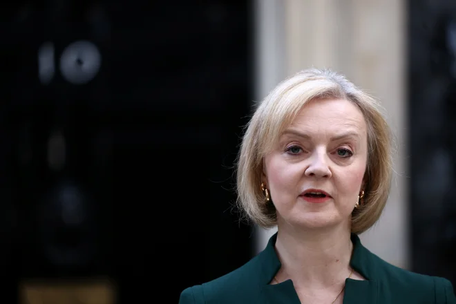 Liz Truss še vedno verjame, da z njenim gospodarskim načrtom v resnici ni bilo nič narobe. Foto: Henry Nicholls/Reuters