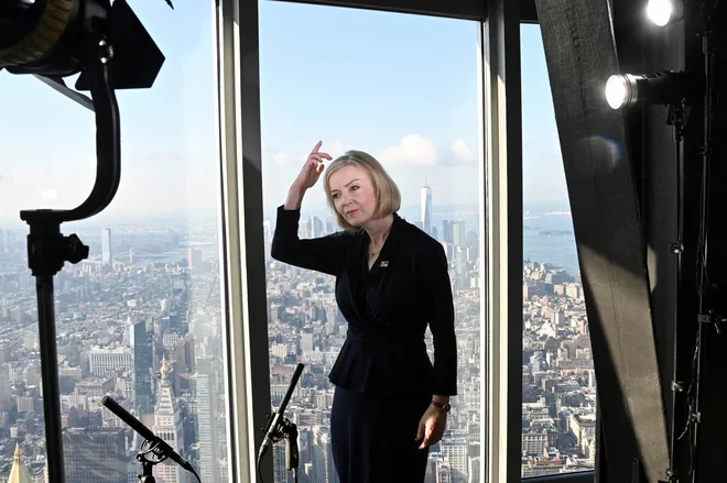 »Verjela sem, da bo moj mandat spoštovan. Kako zelo sem se motila.« je poudarila Liz Truss. Foto: Toby Melville/Reuters
