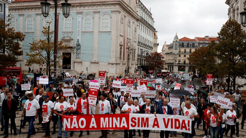Fotografija: Proti rudniku litija so v Lizboni protestirali že septembra 2019. FOTO: Rafael Marchante/Reuters
