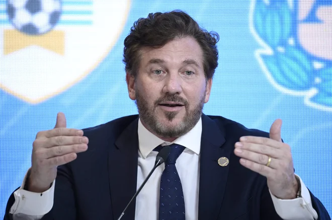 Predsednik južnoameriške nogometne zveze (Conmebol)&nbsp;Alejandro Dominguez optimistično pričakuje razplet boja za SP 2030. FOTO: Juan Mabromata/AFP
