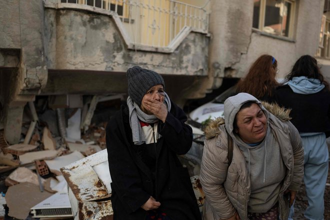 Svetovna zdravstvena organizacija (WHO) ocenjuje, da bi utegnilo biti v potresu skupno prizadetih kar 23 milijonov ljudi. Prizor iz Hataya. FOTO: Bulent Kilic/AFP
