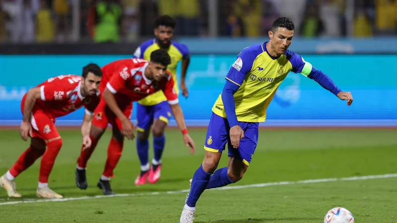 Cristiano Ronaldo je v tretji prvenstveni tekmi pokazal, zakaj so arabski šejki zanj plačali 200 milijonov evrov.&nbsp; FOTO: AFP
