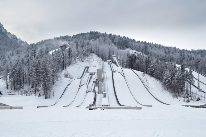 Med prenovo nordijskega centra v Planici so nadgradili Bloudkovo velikanko in Goriškove skakalnice z novimi konstrukcijskimi rešitvami in oblikami. FOTO: Miran Kambič
