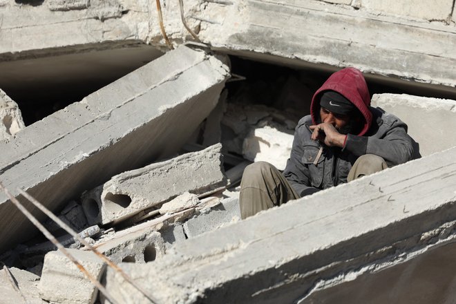 Mnogi prebivalci območij pod nadzorom sirske opozicije so v potresih izgubili vse. Foto: Omar Haj Kadour/Afp
