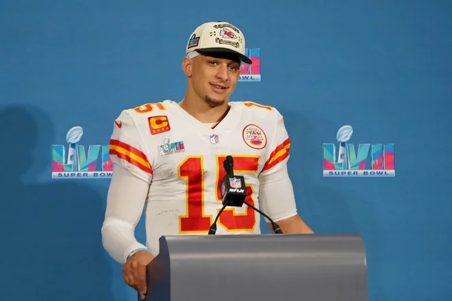Prvi mož ekipe Kansas City Chiefs Patrick Mahomes na novinarski konferenci po zmagi nad Philadelphia Eagle. FOTO: USA Today Sports
