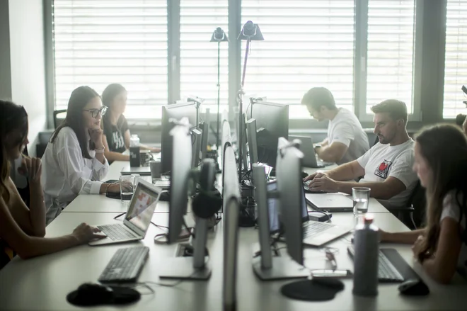 Bolj tvegana naložbena politika je ponujena predvsem mlajšim varčevalcem. FOTO:&nbsp;Jure Eržen/Delo
