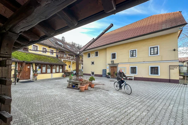 Vodnikovo domačijo v Šiški bo Mestna občina Ljubljana prenovila za skoraj dva milijona evrov. FOTO: Voranc Vogel/Delo
