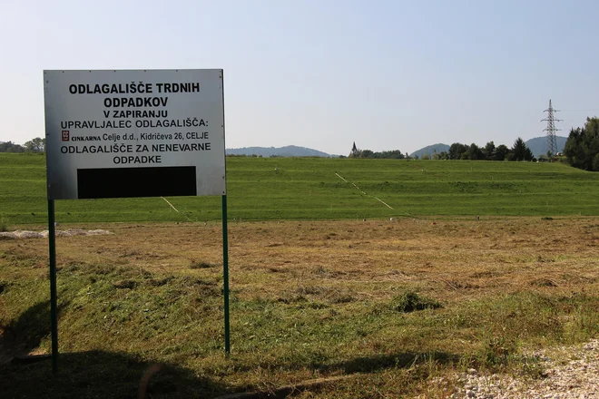 Komisija od Slovenije pričakuje, da sprejme vse potrebne ukrepe za zaprtje in sanacijo odlagališča na vzhodnem delu Celja, saj&nbsp;predstavlja tveganje za okolje in zdravje ljudi. FOTO: Brane Piano/Delo
