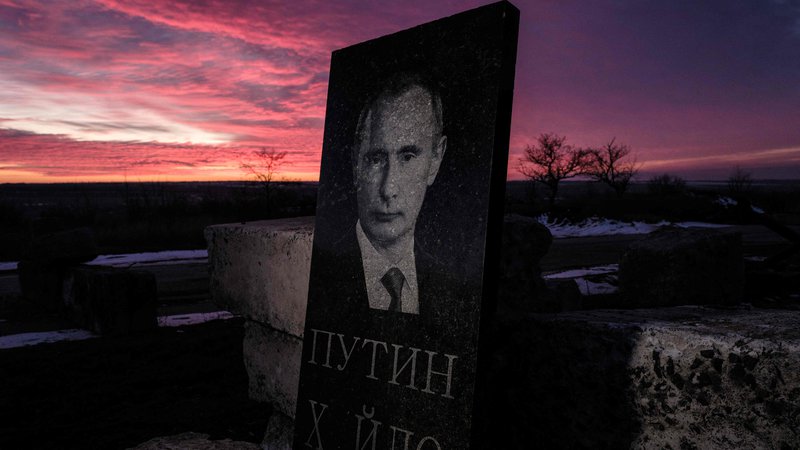 Fotografija: Putin je žrtvoval na desettisoče ruskih življenj. FOTO: Yasuyoshi Chiba/AFP
