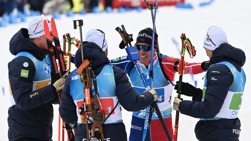 Fotografija: Francoski biatlonci so v štafetni preizkušnji na svetovnem prvenstvu premagali prve favorite Norvežane. FOTO: Christof Stache/AFP
