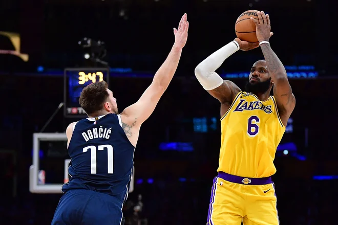 LeBron James in Luka Dončić se bosta znova srečala v nedeljo. FOTO: Gary A. Vasquez/USA Today Sports
