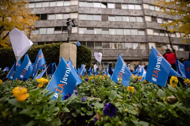 Postopki konstituiranja novih organov RTV Slovenija sicer lahko tečejo, zadržano je končno konstituiranje sveta, zavod vodi v. d. direktorja. FOTO: Črt Piksi/Delo
