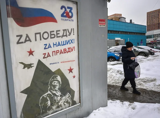 Iz najvišjih krogov oblasti ni bilo posebnih odzivov na obisk ameriškega predsednika v Kijevu. FOTO: Yuri Kadobnov/AFP
