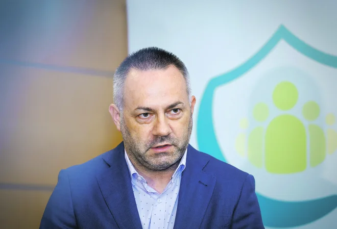 Noben dokument ne bo nad ustavno pravico Slovenije, da sama oblikuje svoj zdravstveni sistem, je obljubil minister za zdravje Danijel Bešič Loredan. FOTO: Jože Suhadolnik/DELO
