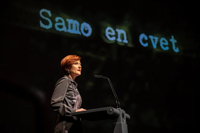Kajuh ni samo slovenski, temveč evropski zgled pesnika v široki, zavezniški zmagovalni fronti, ki se je uprla nacizmu in fašizmu, je povedala ministrica Asta Vrečko. FOTO: Črt Piksi
