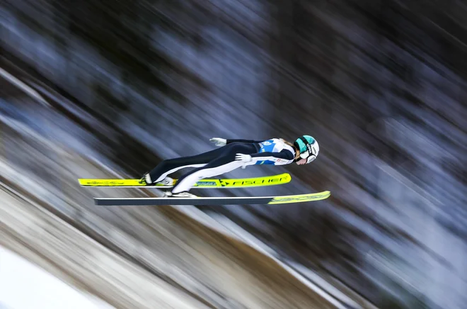 Ema Klinec med treningom v Planici. Foto Matej Družnik/Delo
