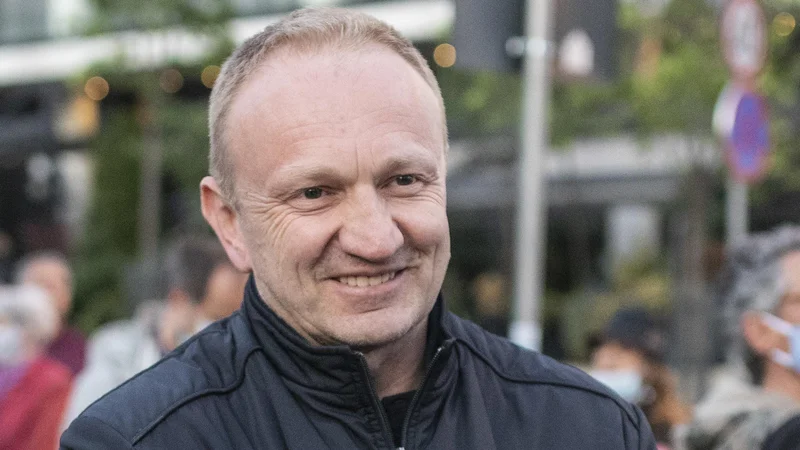 Nekdanji župan Beograda Dragan Đilas je na svojem primeru razložil, kako je živeti v državi, kjer ima vladajoči režim neomejen dostop do državnih organov, ki bi morali delovati avtonomno in neodvisno. FOTO: Marko Djurica