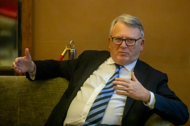 Ljudem moramo zagotoviti dostopno streho nad glavo, kar pa je trenutno problem po vsej Evropi, pravi Nicolas Schmit, evropski komisar za&nbsp;delovna mesta in socialne pravice.&nbsp;Foto Voranc Vogel
