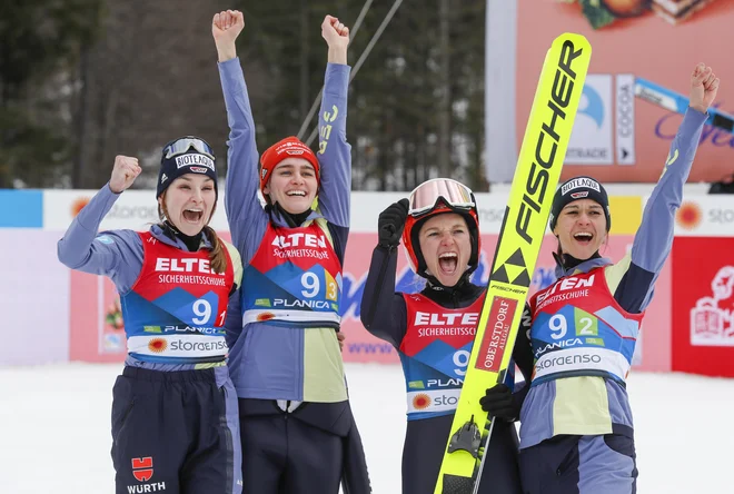 Naslova svetovnih prvakinj so se veselile Nemke. FOTO: Matej Družnik/Delo
