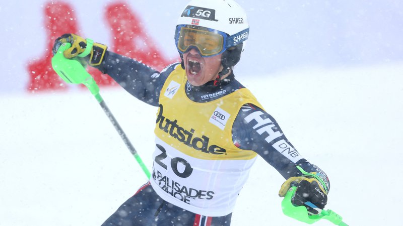 Fotografija: Alexander Steen Olsen se veseli v cilju nedeljskega slaloma. Izkazalo se je, da je storil dovolj celo za zmago. FOTO: Sean M. Haffey/AFP
