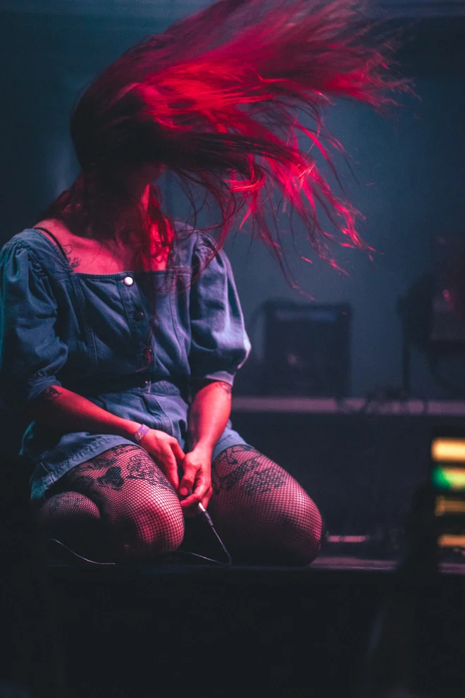 Festival širi obzorja s feministično kritiko spolnih norm in pričakovanj, ki krojijo naš vsakdan. FOTO: Lenart Lukšič
