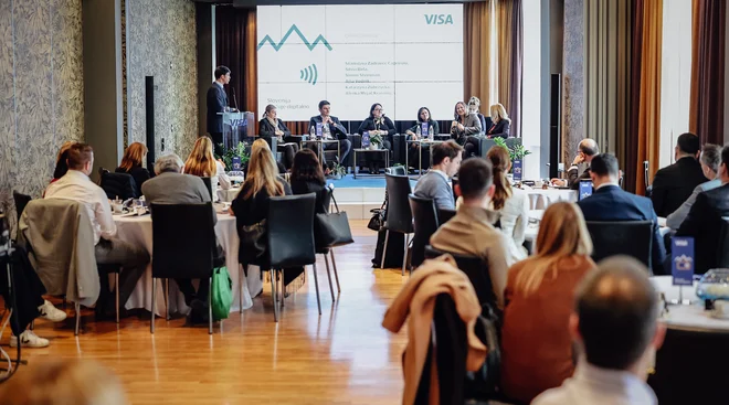 Plačilne inovacije so lahko pospeševalec digitalnega gospodarstva, so med drugim ugotavljali ob predstavitvi Visinega triletnega programa Slovenija plačuje digitalno. FOTO: Tit Košir