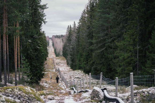 Pripravljalna dela za postavitev ograje na vzhodni finski meji so se začela ta teden. FOTO: Alessandro Rampazzo/AFP
