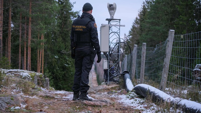 Fotografija: Več kot 1300 kilometrov dolga meja, ki deli Finsko in Rusijo, je tudi zunanja meja Evropske unije. FOTO: Alessandro Rampazzo/AFP
