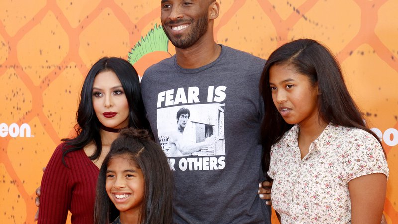 Fotografija: Vanessa Bryant z možem, legendarnim košarkarjem Kobejem Bryantom ter hčerkama Gianno Bryant in Natalio Bryant. FOTO: Shutterstock 
