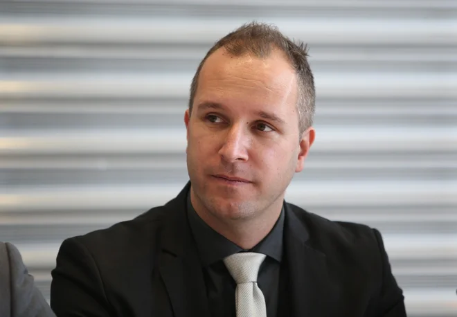 »Upam, da investitor čim prej najde naročnika, da se bo ta prostor uporabil za tisto, čemur je bil namenjen,« je odločitev Magne komentiral župan občine Hoče-Slivnica Marko Soršak. FOTO: Tadej Regent/Delo
