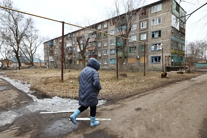 Člani domnevne sabotažne skupine so domnevno streljali na vozeči avtomobil, pri čemer so eno osebo ubili, desetletnika pa ranili. FOTO: Lisi Niesner/Reuters
