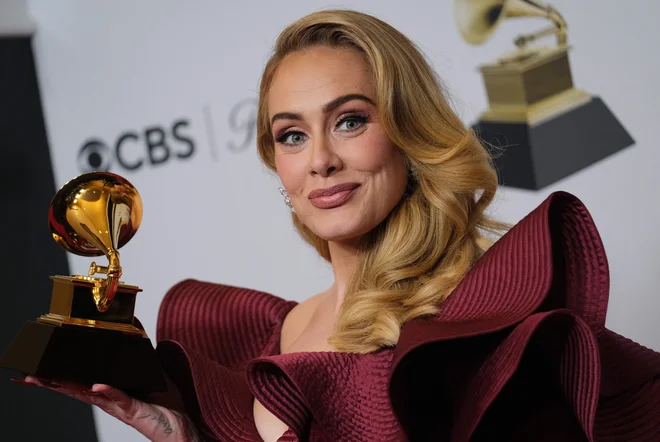 Adele se je odzvala s pomenljivim molkom. FOTO: Chris Delmas/AFP
