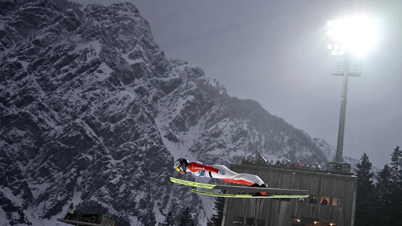 Planica je v teh tednih postala simbol ne le športa, temveč tudi družbene dinamike. FOTO: Afp