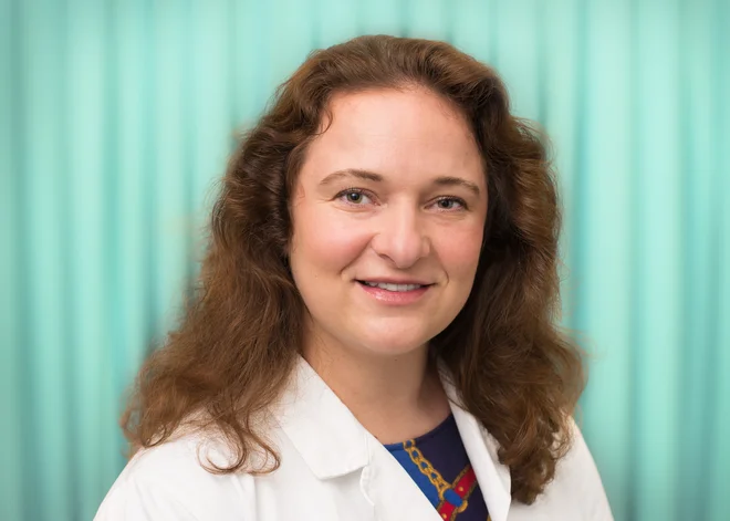 Prof. dr. Špela Smrkolj, specialistka ginekologije in porodništva na Ginekološki kliniki UKC Ljubljana in vodja strokovne skupine za ginekologijo pri državnem programu Zora. FOTO: Osebni arhiv
