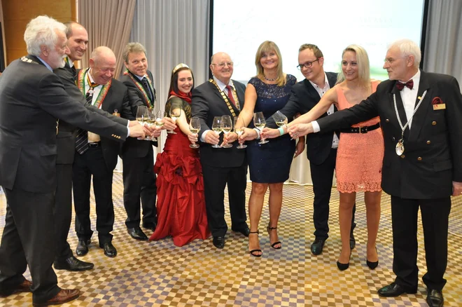 Festival Malvazija je pred desetletji nastal zaradi skrbi, ker ta vinska sorta ni bila najbolje prodajana. Na simpoziju so najprej hoteli izobraziti vinarje, nato pa še potrošnike. Foto Festival Malvazija

