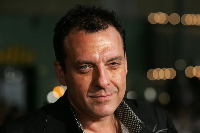 Sizemore, ki je v svoji filmski karieri sodeloval z nekaterimi največjimi hollywoodskimi imeni, se je v zasebnem življenju boril z odvisnostmi, zaradi kriminalnih dejanj, med drugim tudi nasilja do partnerke, je bil nekaj časa celo v zaporu. FOTO:&nbsp;Frazer Harrison/Afp
